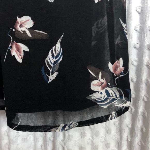 V neck floral and feather print dress - Picture 5 of 6